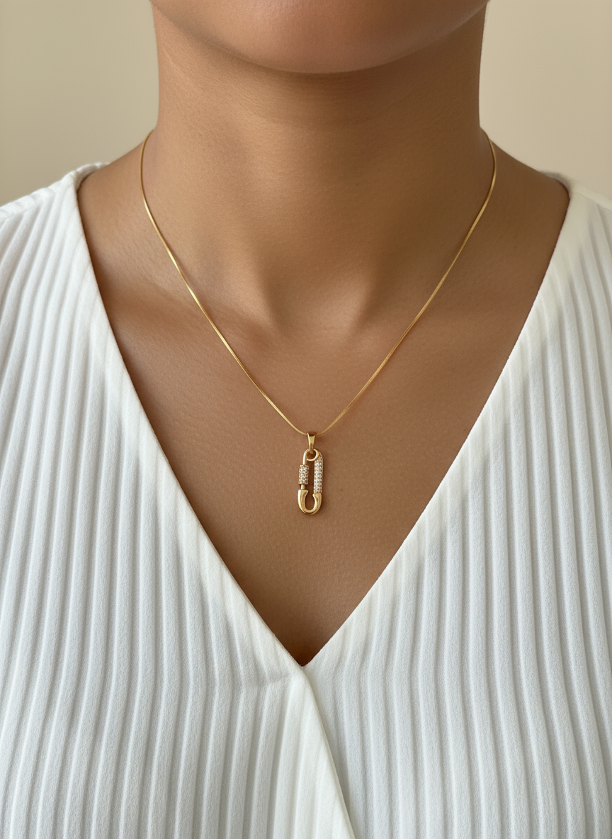 fabolla-elegant-curve-heart-pendant-necklace