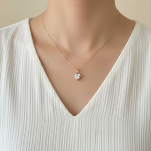 Fabolla Modern Heart Pendant Necklace – Sleek Gold Look